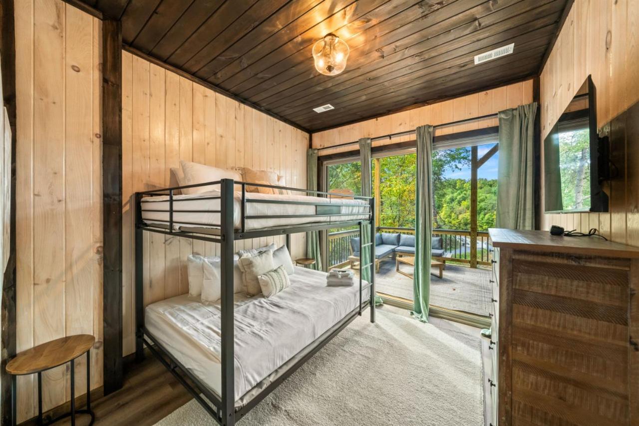 Cozy Cove Retreat W Lake View Hot Tub Firepit Dandridge Buitenkant foto