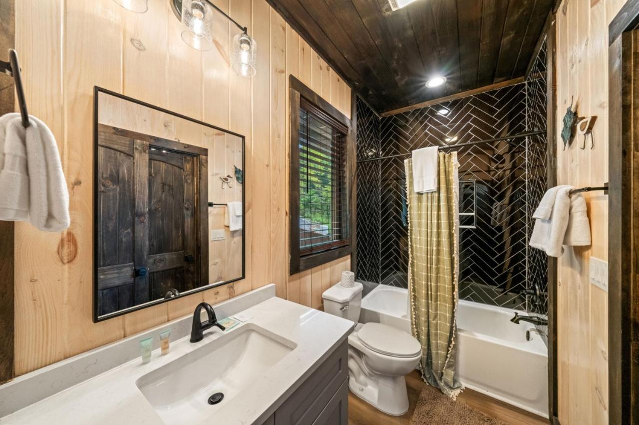 Cozy Cove Retreat W Lake View Hot Tub Firepit Dandridge Buitenkant foto